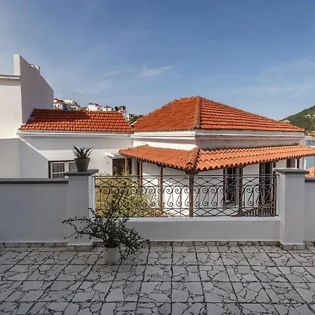 Esperos * Skopelos Town